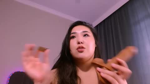 Snapshot of bootylecious_ chatting on 02-15-26, 07:51 Mona online show from 02-15-26, 07:51