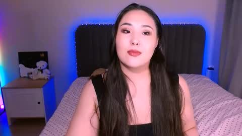 Snapshot of bootylecious_ chatting on 02-24-26, 11:14 Mona online show from 02-24-26, 11:14