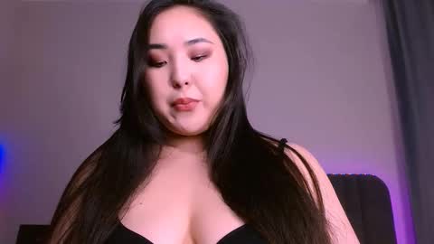 Snapshot of bootylecious_ chatting on 03-10-26, 01:10 Mona online show from 03-10-26, 01:10