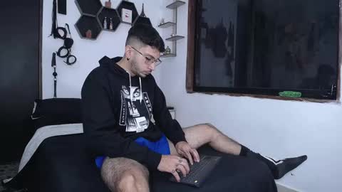 Snapshot of borsalinomoreau chatting on 10-21-25, 05:41 borsalinomoreau online show from 10-21-25, 05:41