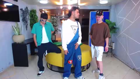 THOMAS AND DAMIAND online show from 10-11-25, 04:33