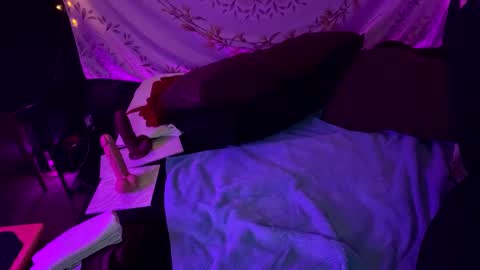 BossMom online show from 01-27-25, 03:47