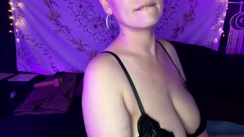 BossMom online show from 02-03-25, 01:30