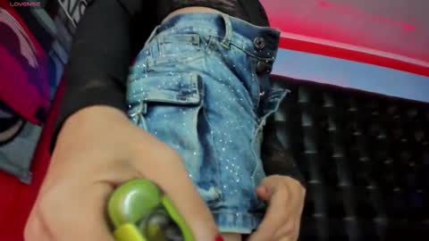 bouncing_bunnyxxx69 online show from 11-28-25, 05:54