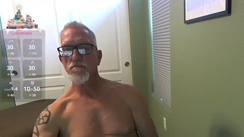 Snapshot of boxerunderwear chatting on 12-24-24, 10:06 Kev online show from 12-24-24, 10:06