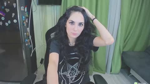 Snapshot of boxinghelen chatting on 03-11-25, 03:23 Helen  online show from 03-11-25, 03:23