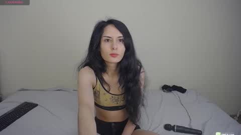 Snapshot of boxinghelen chatting on 09-28-25, 04:56 Helen  online show from 09-28-25, 04:56