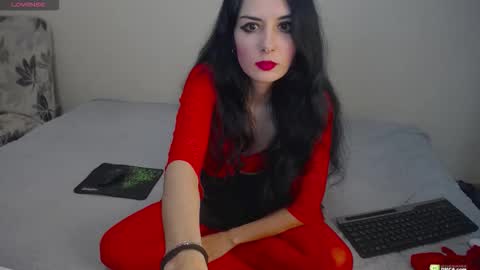 Snapshot of boxinghelen chatting on 10-12-25, 11:31 Helen  online show from 10-12-25, 11:31