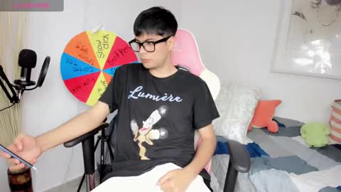 Snapshot of boy_andy__ chatting on 01-06-25, 06:20 Aaron online show from 01-06-25, 06:20