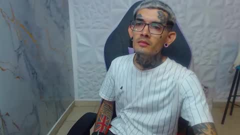 boy_tatto77 online show from 02-08-26, 03:48