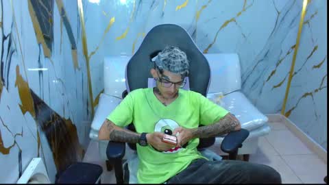 boy_tatto77 online show from 02-22-26, 07:34