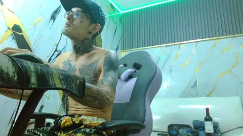 boy_tatto77 online show from 03-27-26, 04:07
