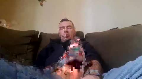 Snapshot of boybcn19 chatting on 01-26-25, 10:45 Your slavesexx19 online show from 01-26-25, 10:45