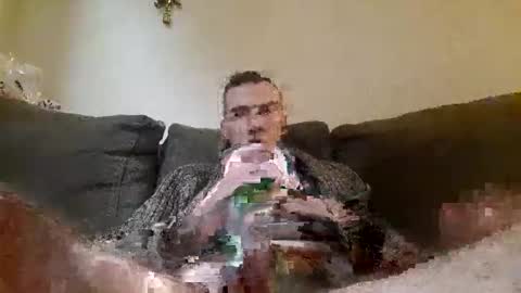 Snapshot of boybcn19 chatting on 01-17-26, 06:11 Your slavesexx19 online show from 01-17-26, 06:11