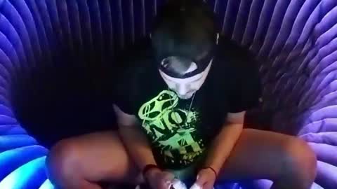 Snapshot of boyblond36 chatting on 01-03-25, 09:04 Slutty Stud online show from 01-03-25, 09:04