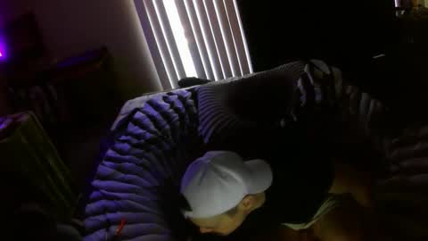 Snapshot of boyblond36 chatting on 02-27-25, 03:48 Slutty Stud online show from 02-27-25, 03:48