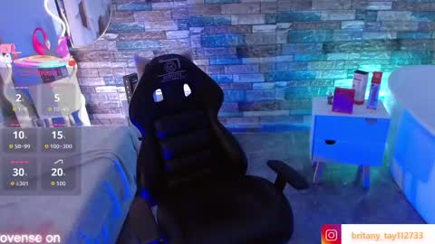 boyfox_tay online show from 09-10-25, 03:39