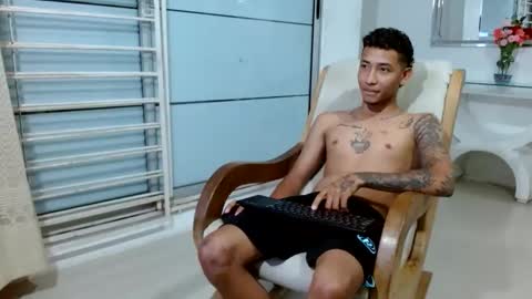 Snapshot of boyhot_sw chatting on 10-25-25, 01:02 boyhot_sw online show from 10-25-25, 01:02