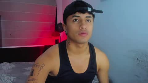 Snapshot of boylatin_777 chatting on 01-05-25, 04:58 miguel  online show from 01-05-25, 04:58