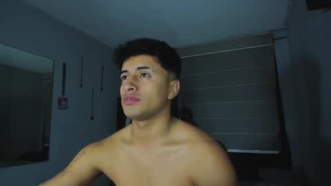 Snapshot of boylatin_777 chatting on 01-11-25, 10:40 miguel  online show from 01-11-25, 10:40