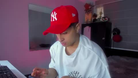 Snapshot of boylatin_777 chatting on 01-16-25, 07:10 miguel  online show from 01-16-25, 07:10