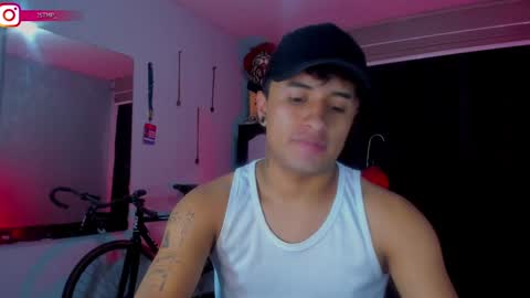 Snapshot of boylatin_777 chatting on 02-06-25, 09:49 miguel  online show from 02-06-25, 09:49