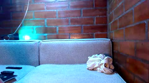 boynick777 online show from 10-18-25, 02:58