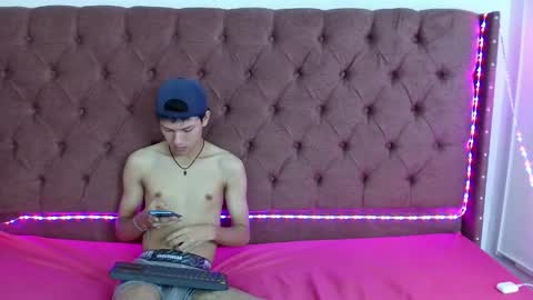 Snapshot of boys_hotparty chatting on 12-18-24, 05:10 ALEX - TAYLER -MIKE online show from 12-18-24, 05:10