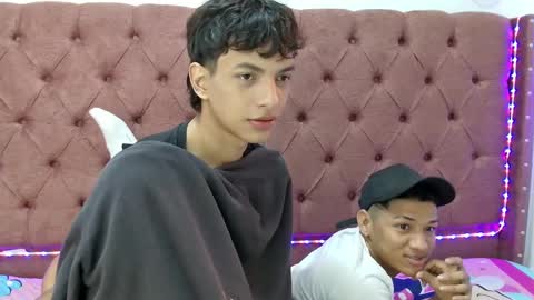 Snapshot of boys_hotparty chatting on 01-04-25, 01:21 ALEX - TAYLER -MIKE online show from 01-04-25, 01:21