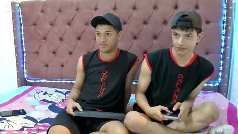 Snapshot of boys_hotparty chatting on 01-09-25, 02:07 ALEX - TAYLER -MIKE online show from 01-09-25, 02:07