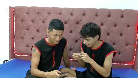 Snapshot of boys_hotparty chatting on 01-17-25, 01:56 ALEX - TAYLER -MIKE online show from 01-17-25, 01:56