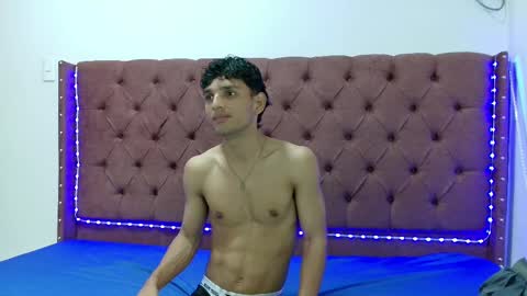 Snapshot of boys_hotparty chatting on 02-14-25, 01:29 ALEX - TAYLER -MIKE online show from 02-14-25, 01:29