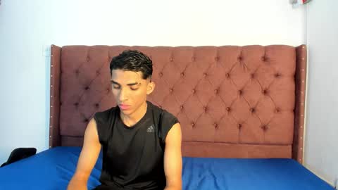 Snapshot of boys_hotparty chatting on 09-26-25, 01:04 ALEX - TAYLER -MIKE online show from 09-26-25, 01:04