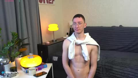 BoyTurtle online show from 05-06-26, 04:52