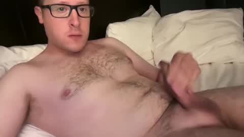 Snapshot of br4d482 chatting on 09-09-25, 11:10 Brad online show from 09-09-25, 11:10