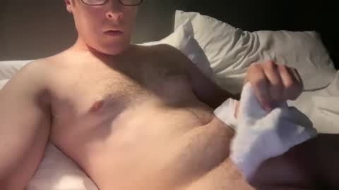 Snapshot of br4d482 chatting on 10-02-25, 01:18 Brad online show from 10-02-25, 01:18