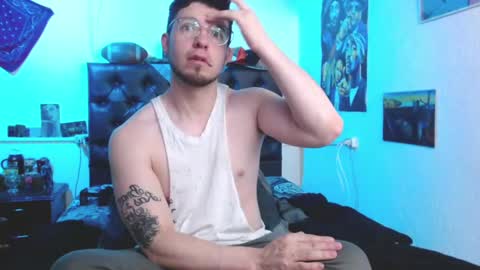 brad hot boy online show from 12-17-24, 05:15