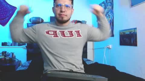 brad hot boy online show from 09-10-25, 04:23