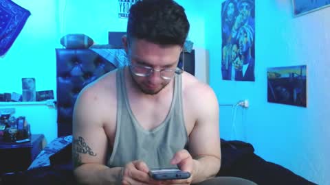 Snapshot of brad_hot_boy chatting on 11-01-25, 10:34 brad hot boy online show from 11-01-25, 10:34