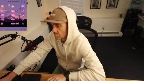 Snapshot of bradbronton chatting on 01-30-25, 04:55 BradBronton online show from 01-30-25, 04:55