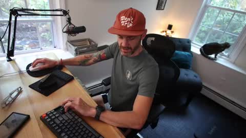 Snapshot of bradbronton chatting on 10-14-25, 07:14 BradBronton online show from 10-14-25, 07:14