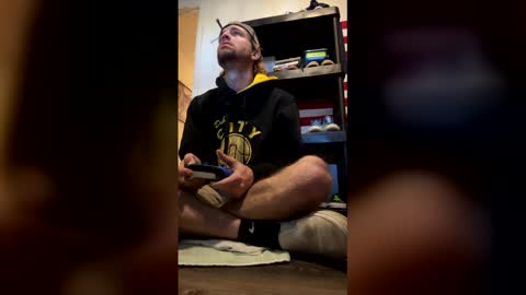 braden_thompson2012 online show from 04-22-26, 05:03