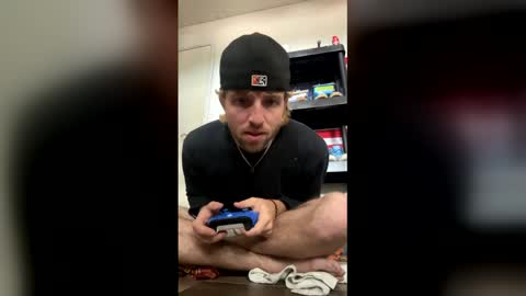 braden_thompson2012 online show from 04-27-26, 10:08
