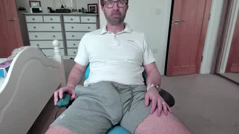 Snapshot of bradley77777 chatting on 02-17-25, 02:15 bradley77777 online show from 02-17-25, 02:15