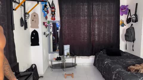 Snapshot of bradley_strong_ chatting on 10-25-25, 09:20 Bradley Strong online show from 10-25-25, 09:20