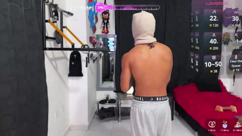 Snapshot of bradley_strong_ chatting on 10-31-25, 10:44 Bradley Strong online show from 10-31-25, 10:44