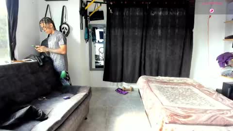 Snapshot of bradley_strong_ chatting on 04-20-26, 01:47 Bradley Strong online show from 04-20-26, 01:47