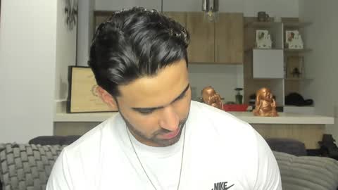 bradleymartin7 online show from 02-03-25, 11:36