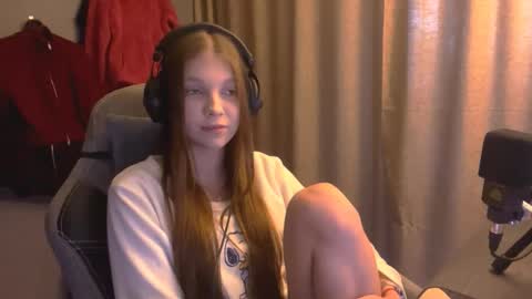 Snapshot of brandamatteson chatting on 10-20-25, 01:44 Alice online show from 10-20-25, 01:44