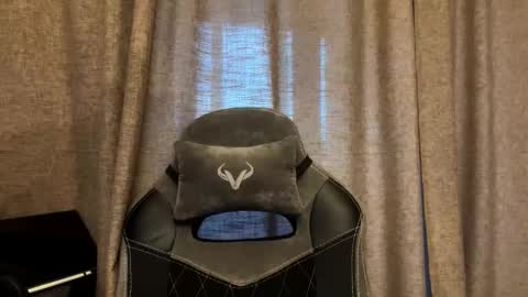 Snapshot of brandamatteson chatting on 10-29-25, 01:13 Alice online show from 10-29-25, 01:13